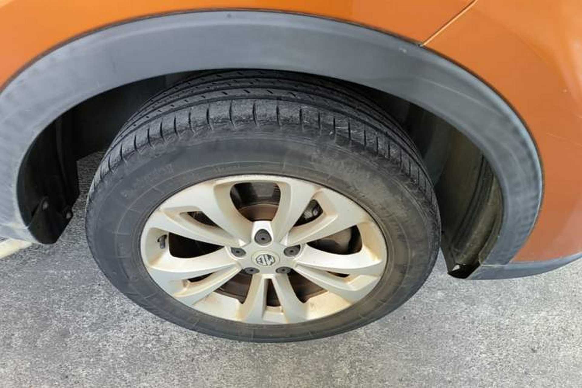 Used MG GS 2015 1.5TGI TST Elite Edition Right Front Wheel Hub