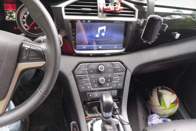 Used MG GS 2015 1.5TGI TST Luxury Edition Audio And AC Panel