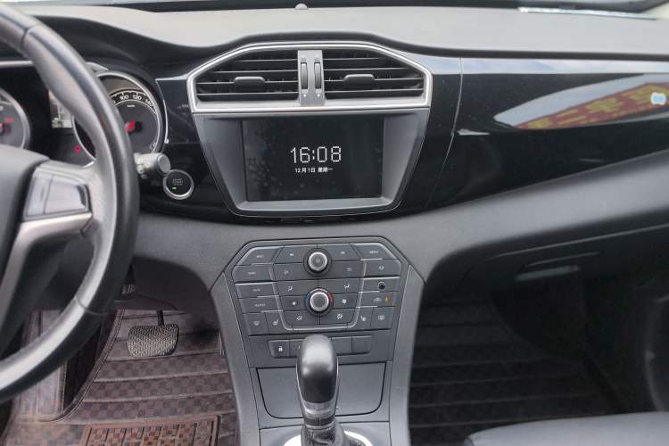 Used MG GS 2015 1.5TGI TST Luxury Edition Audio And AC Panel