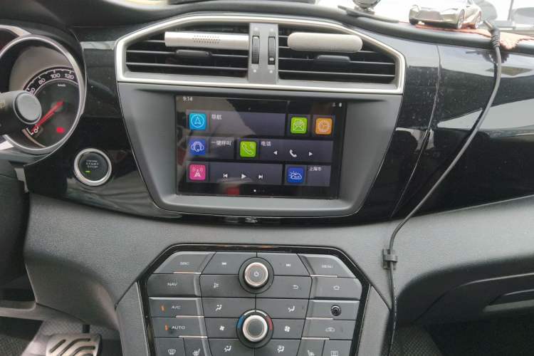 Used MG GS 2015 2.0TGI TST Four-Wheel Drive Flagship Edition Audio And AC Panel