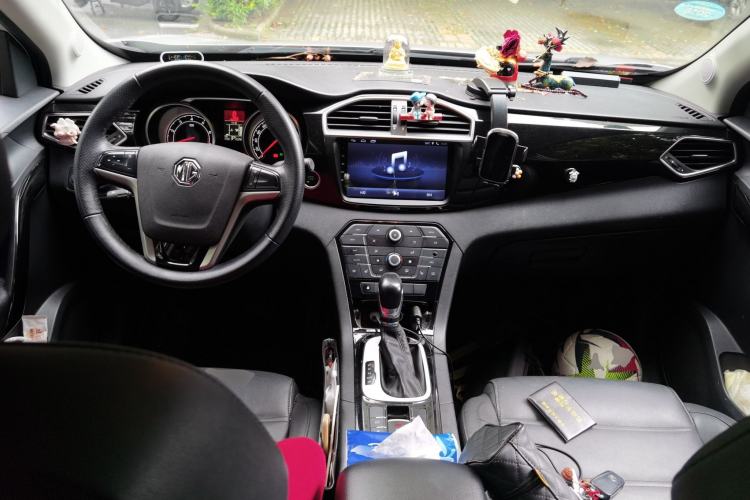 Used MG GS 2015 1.5TGI TST Luxury Edition Center Console