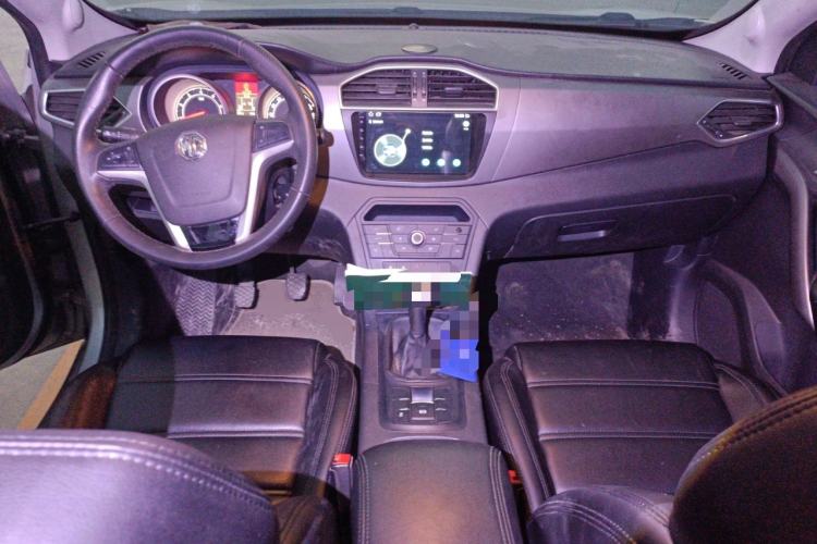 Used MG GS 2015 1.5TGI Manual Elite Edition Center Console