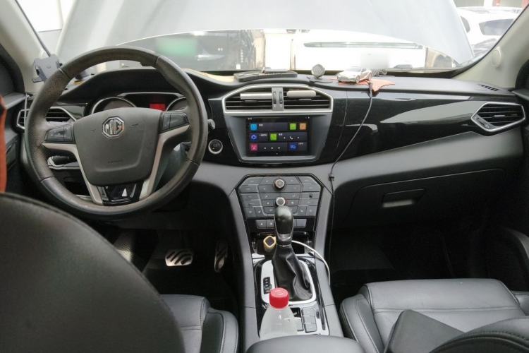 Used MG GS 2015 2.0TGI TST Four-Wheel Drive Flagship Edition Center Console