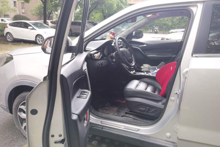 Used MG GS 2015 1.5TGI TST Luxury Edition Driver Seat