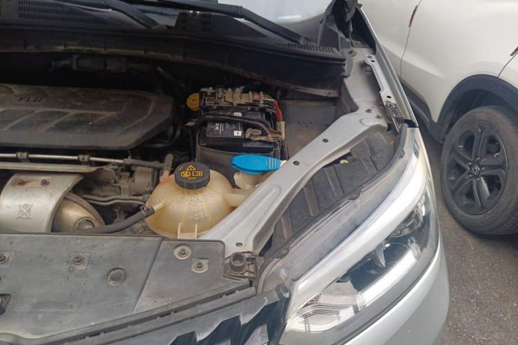 Used MG GS 2015 2.0TGI TST Luxury Edition Engine Bay Left