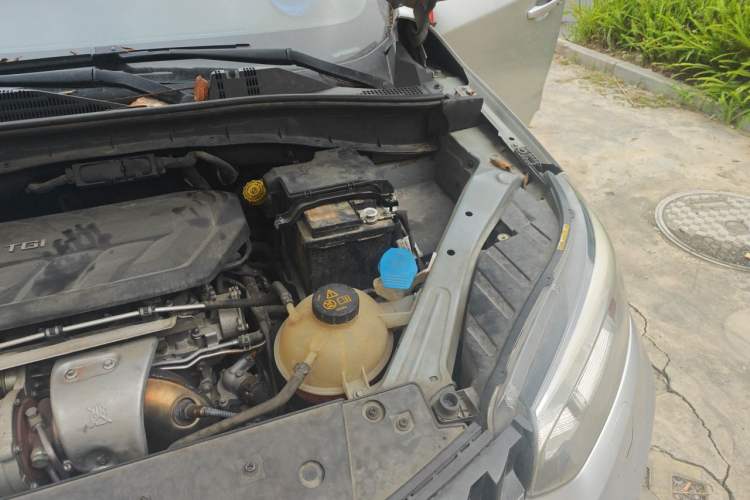 Used MG GS 2015 2.0TGI TST Four-Wheel Drive Flagship Edition Engine Bay Left