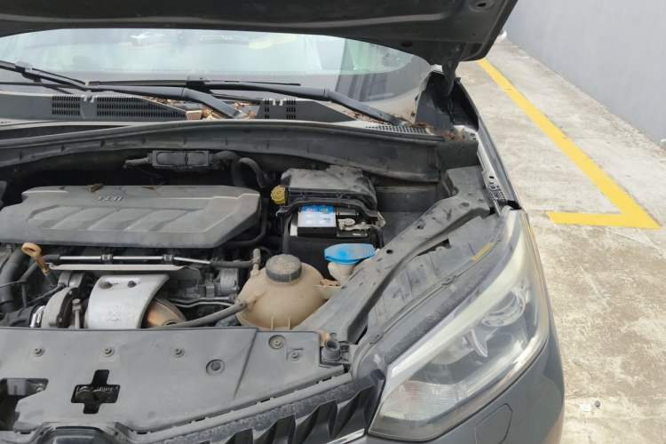 Used MG GS 2015 2.0TGI TST Four-Wheel Drive Flagship Edition Engine Bay Left