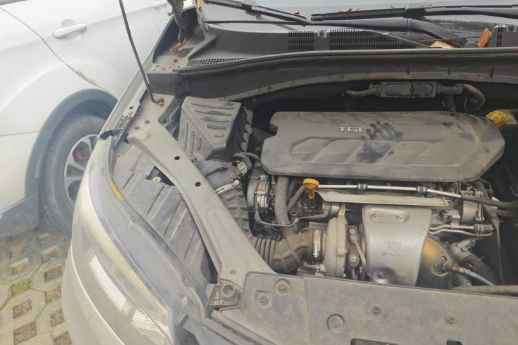 Used MG GS 2015 2.0TGI TST Four-Wheel Drive Flagship Edition Engine Bay Right