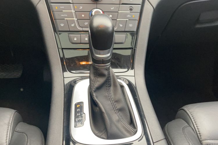 Used MG GS 2015 2.0TGI TST Luxury Edition Gear Lever