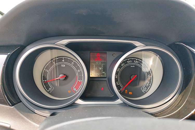Used MG GS 2015 2.0TGI TST Four-Wheel Drive Flagship Edition Instrument Cluster