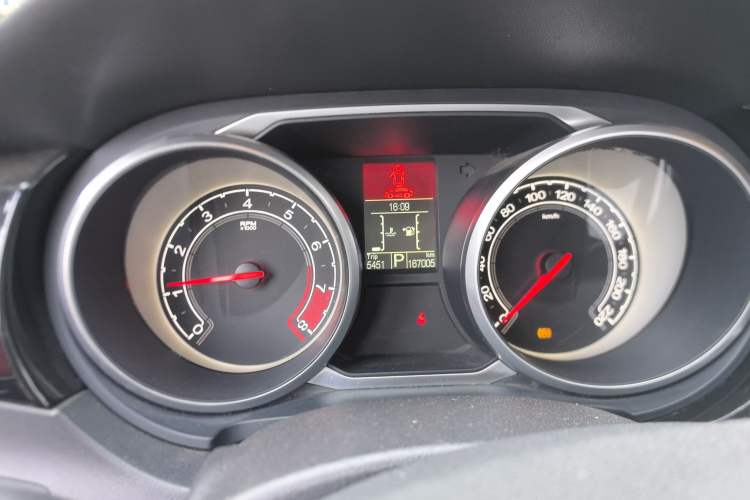 Used MG GS 2015 1.5TGI TST Luxury Edition Instrument Cluster
