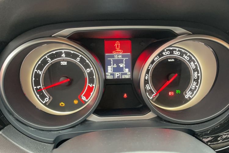 Used MG GS 2015 2.0TGI TST Luxury Edition Instrument Cluster
