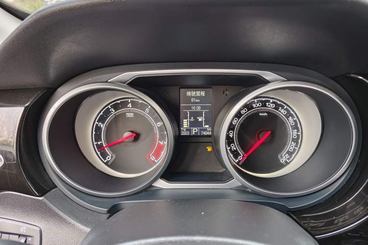 Used MG GS 2015 2.0TGI TST Four-Wheel Drive Flagship Edition Instrument Cluster