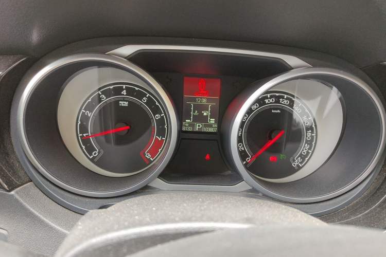Used MG GS 2015 2.0TGI TST Luxury Edition Instrument Cluster