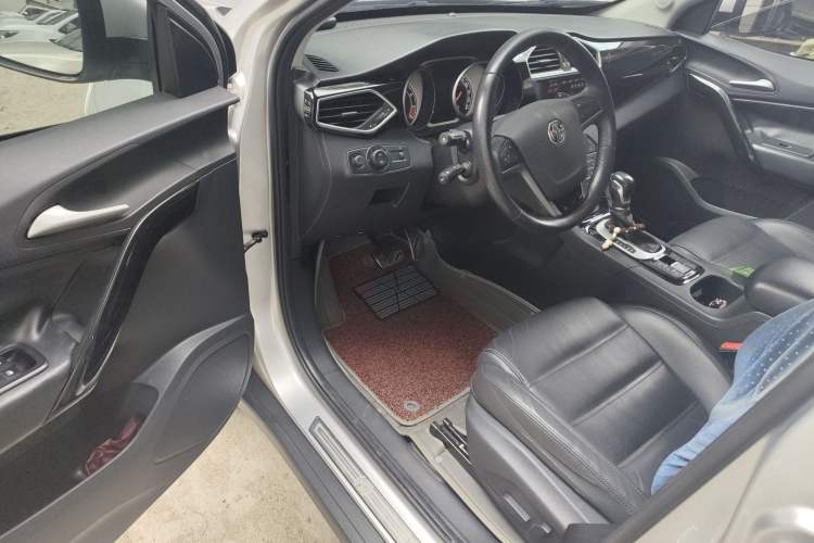 Used MG GS 2015 2.0TGI TST Four-Wheel Drive Flagship Edition Interior 3