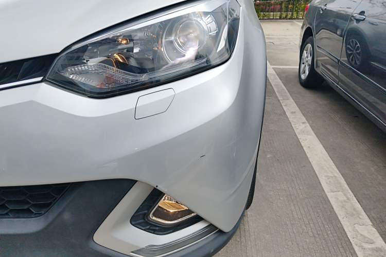 Used MG GS 2015 2.0TGI TST Four-Wheel Drive Flagship Edition Left Front Headlight