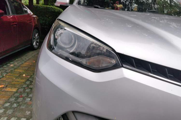 Used MG GS 2015 1.5TGI TST Luxury Edition Right Front Headlight