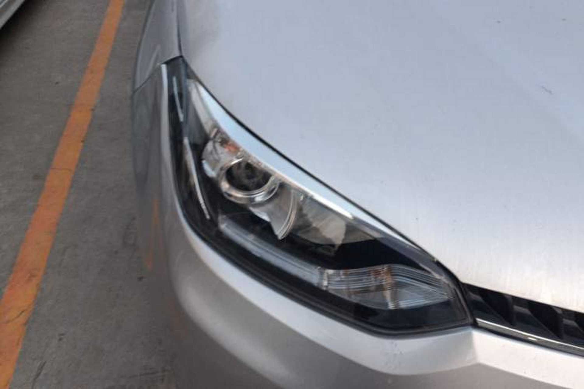 Used MG GS 2015 1.5TGI Manual Elite Edition Right Front Headlight
