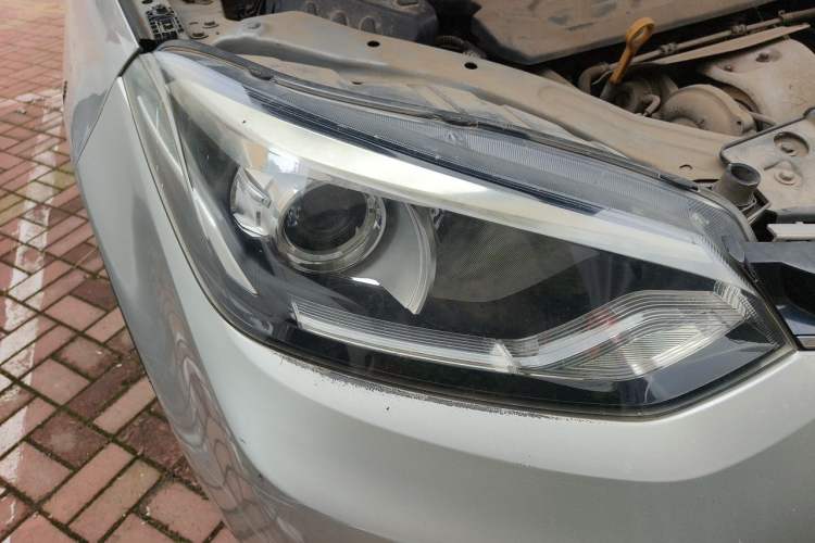 Used MG GS 2015 2.0TGI TST Luxury Edition Right Front Headlight