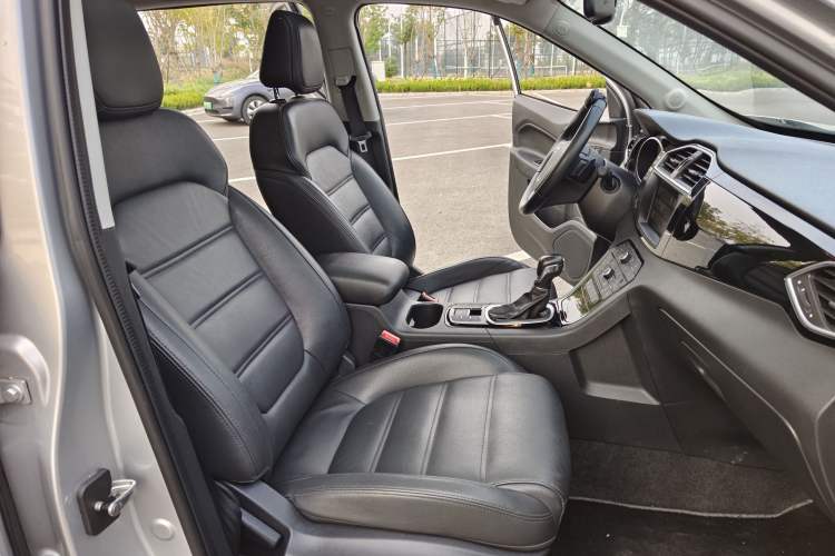 Used MG GS 2015 2.0TGI TST Four-Wheel Drive Flagship Edition Right Front Seat