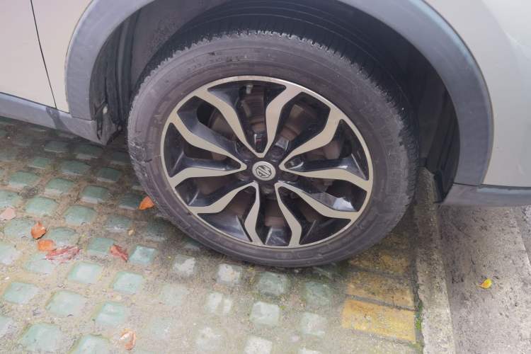 Used MG GS 2015 1.5TGI TST Luxury Edition Right Front Wheel Hub