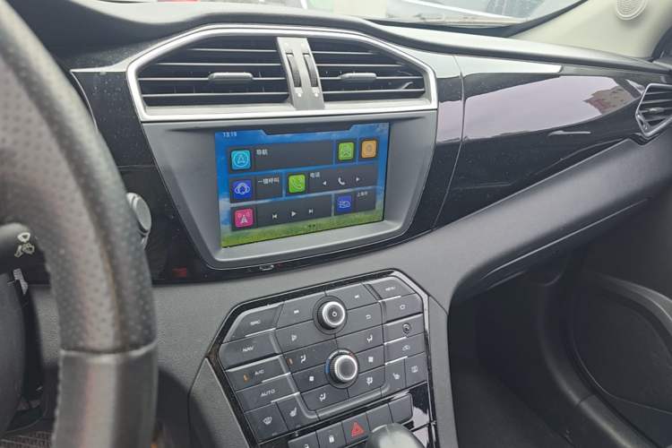 Used MG GS 2015 1.5TGI TST Luxury Edition Audio And AC Panel