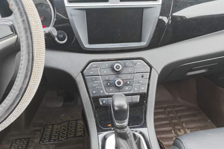 Used MG GS 2015 1.5TGI TST Luxury Edition Audio And AC Panel