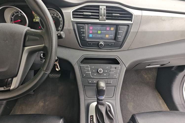 Used MG GS 2015 1.5TGI TST Elite Edition Audio And AC Panel