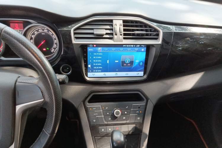 Used MG GS 2015 1.5TGI TST Luxury Edition Audio And AC Panel