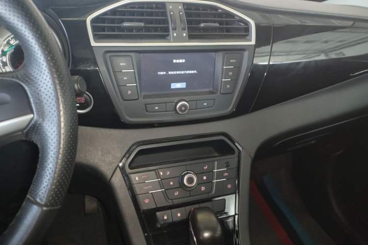 Used MG GS 2015 1.5TGI TST Luxury Edition Audio And AC Panel
