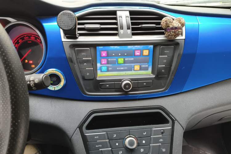 Used MG GS 2015 1.5TGI TST Luxury Edition Audio And AC Panel
