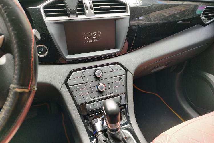 Used MG GS 2015 1.5TGI TST Luxury Edition Audio And AC Panel