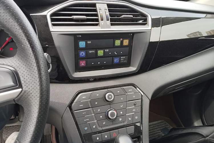 Used MG GS 2015 1.5TGI TST Luxury Edition Audio And AC Panel
