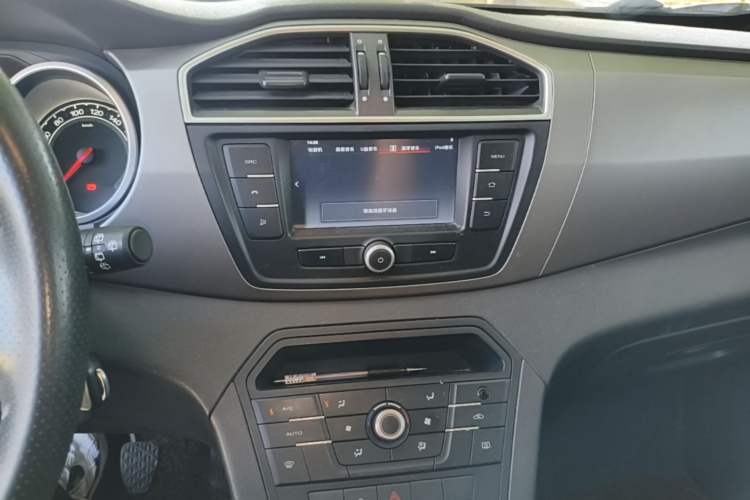 Used MG GS 2015 1.5TGI Manual Elite Edition Audio And AC Panel