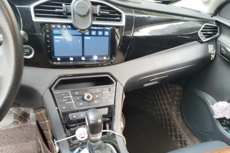Used MG GS 2015 1.5TGI TST Luxury Edition Audio And AC Panel