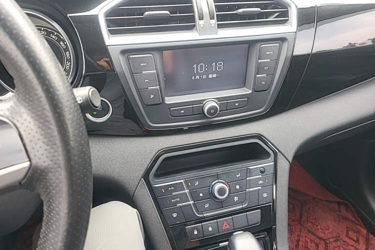 Used MG GS 2015 1.5TGI TST Luxury Edition Audio And AC Panel