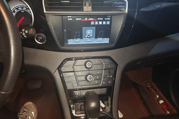 Used MG GS 2015 1.5TGI TST Luxury Edition Audio And AC Panel