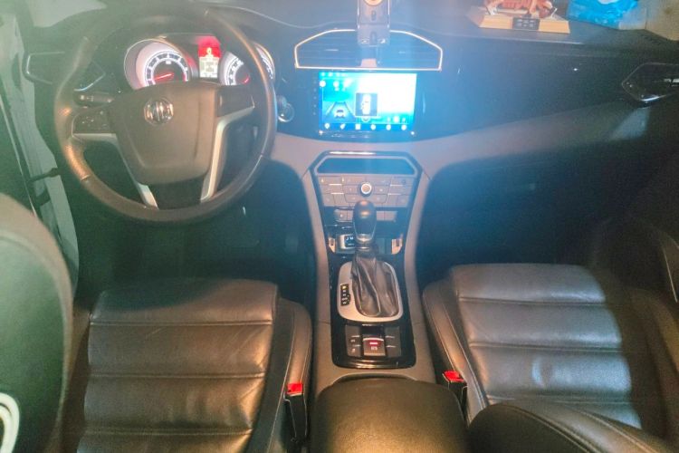 Used MG GS 2015 1.5TGI TST Luxury Edition Center Console