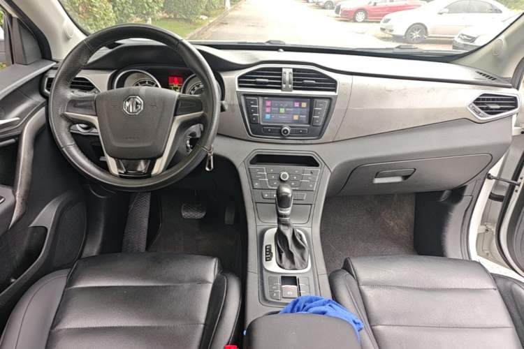 Used MG GS 2015 1.5TGI TST Elite Edition Center Console