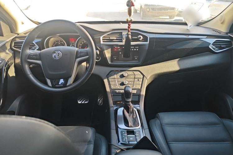 Used MG GS 2015 2.0TGI TST Four-Wheel Drive Flagship Edition Center Console