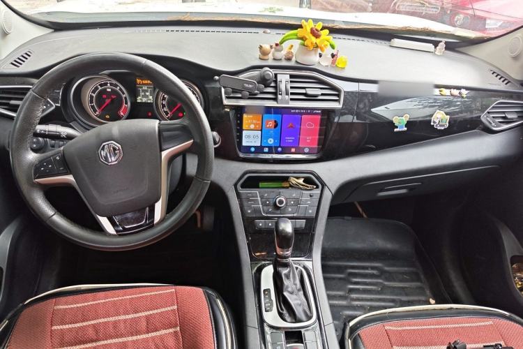Used MG GS 2015 1.5TGI TST Luxury Edition Center Console