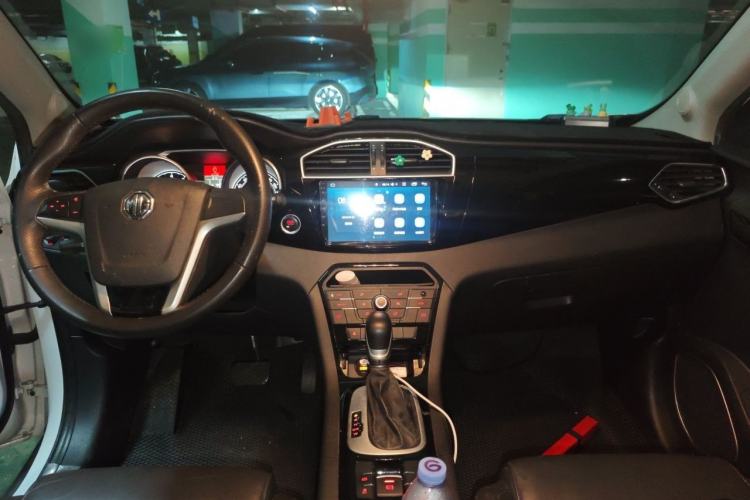 Used MG GS 2015 1.5TGI TST Luxury Edition Center Console
