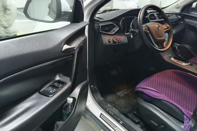 Used MG GS 2015 2.0TGI TST Luxury Edition Driver Seat