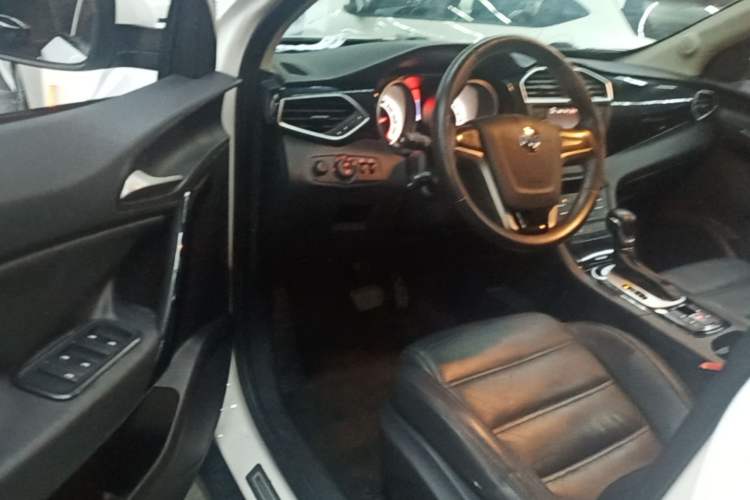 Used MG GS 2015 1.5TGI TST Luxury Edition Driver Seat