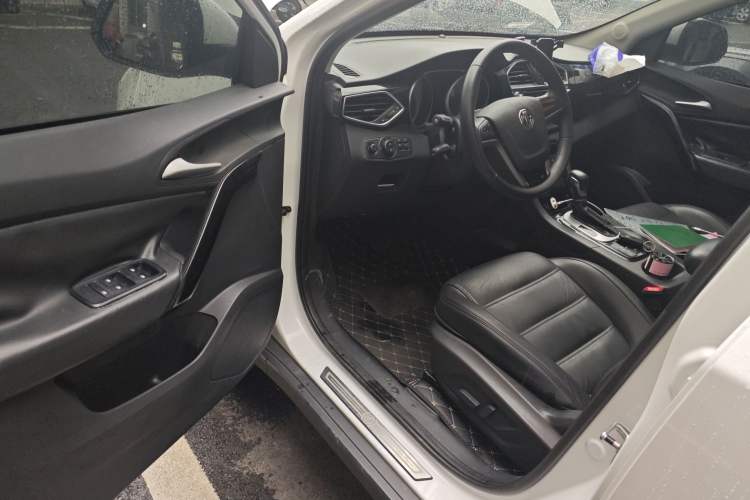 Used MG GS 2015 1.5TGI TST Luxury Edition Driver Seat