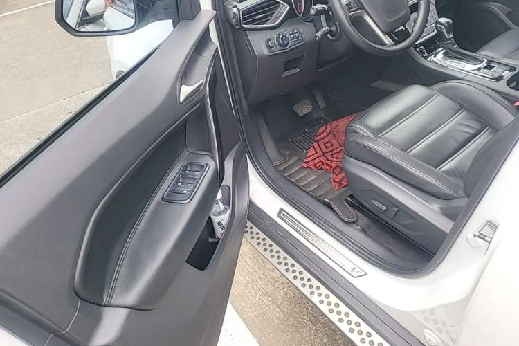 Used MG GS 2015 1.5TGI TST Luxury Edition Driver Seat