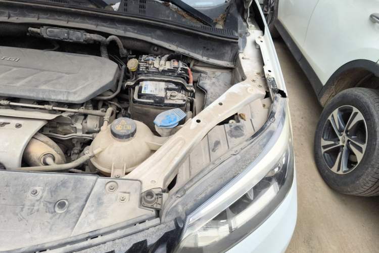 Used MG GS 2015 2.0TGI TST Luxury Edition Engine Bay Left