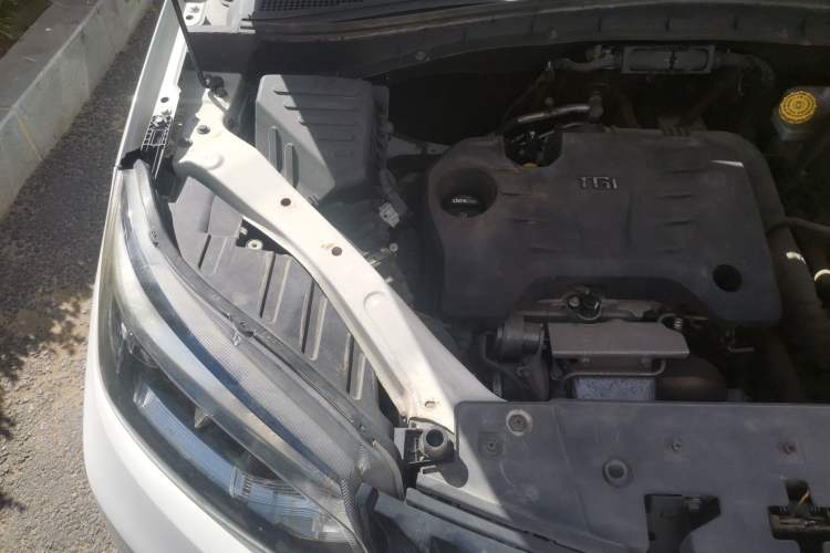 Used MG GS 2015 1.5TGI TST Elite Edition Engine Bay Right