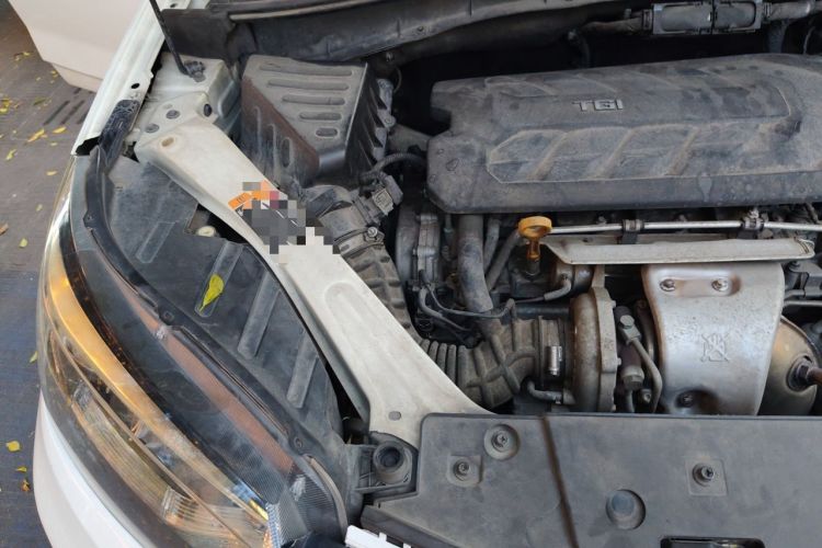 Used MG GS 2015 2.0TGI TST Luxury Edition Engine Bay Right
