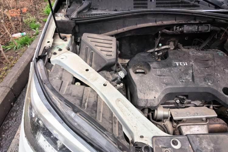 Used MG GS 2015 1.5TGI TST Luxury Edition Engine Bay Right